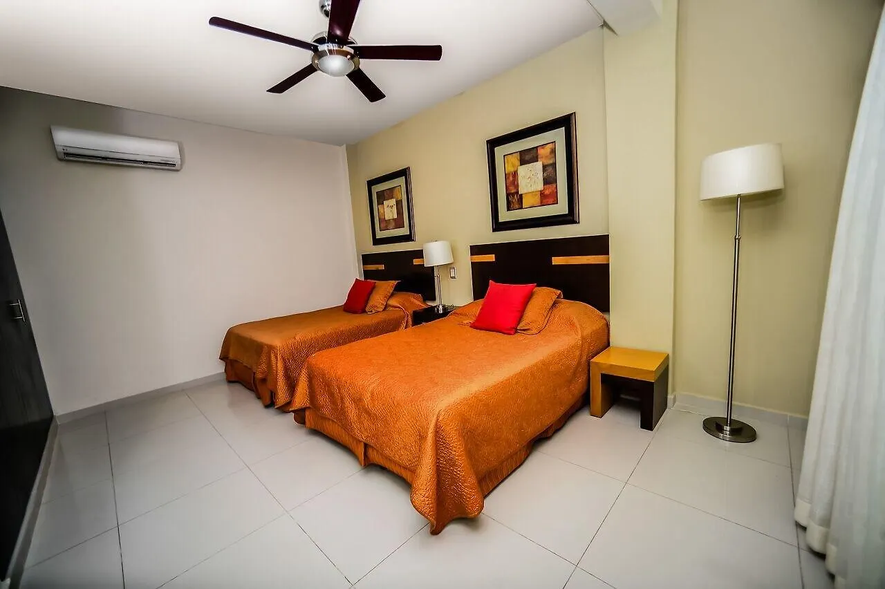Encanto Riviera Playa del Carmen 3*,