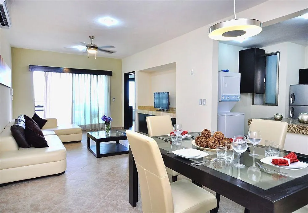 Encanto Riviera Playa del Carmen 3*,
